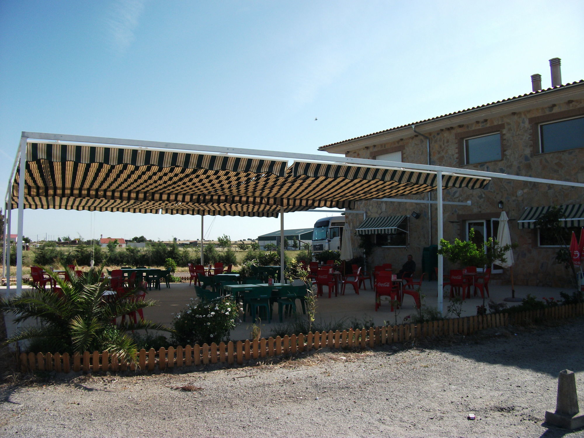 Hotel Restaurante Sostenible La Laguna Brozas Luaran gambar