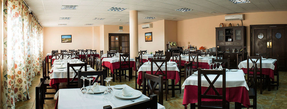 Hotel Restaurante Sostenible La Laguna Brozas Luaran gambar