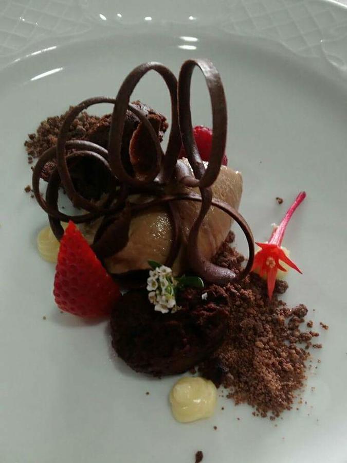 Hotel Restaurante Sostenible La Laguna Brozas Luaran gambar